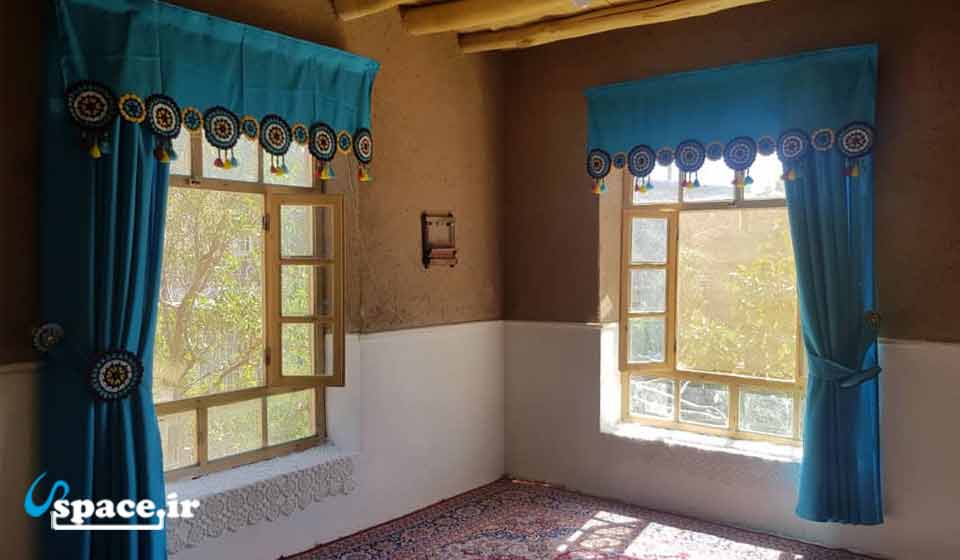 نمای داخلی سرای سیمرغ اقامتگاه بوم گردی خانه خاطره ها - تربت حیدریه - روستای سرخ آباد