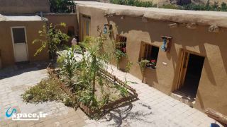 نمای محوطه اقامتگاه بوم گردی خانه خاطره ها - تربت حیدریه - روستای سرخ آباد